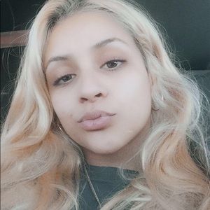 Meet your Posher, Chloe